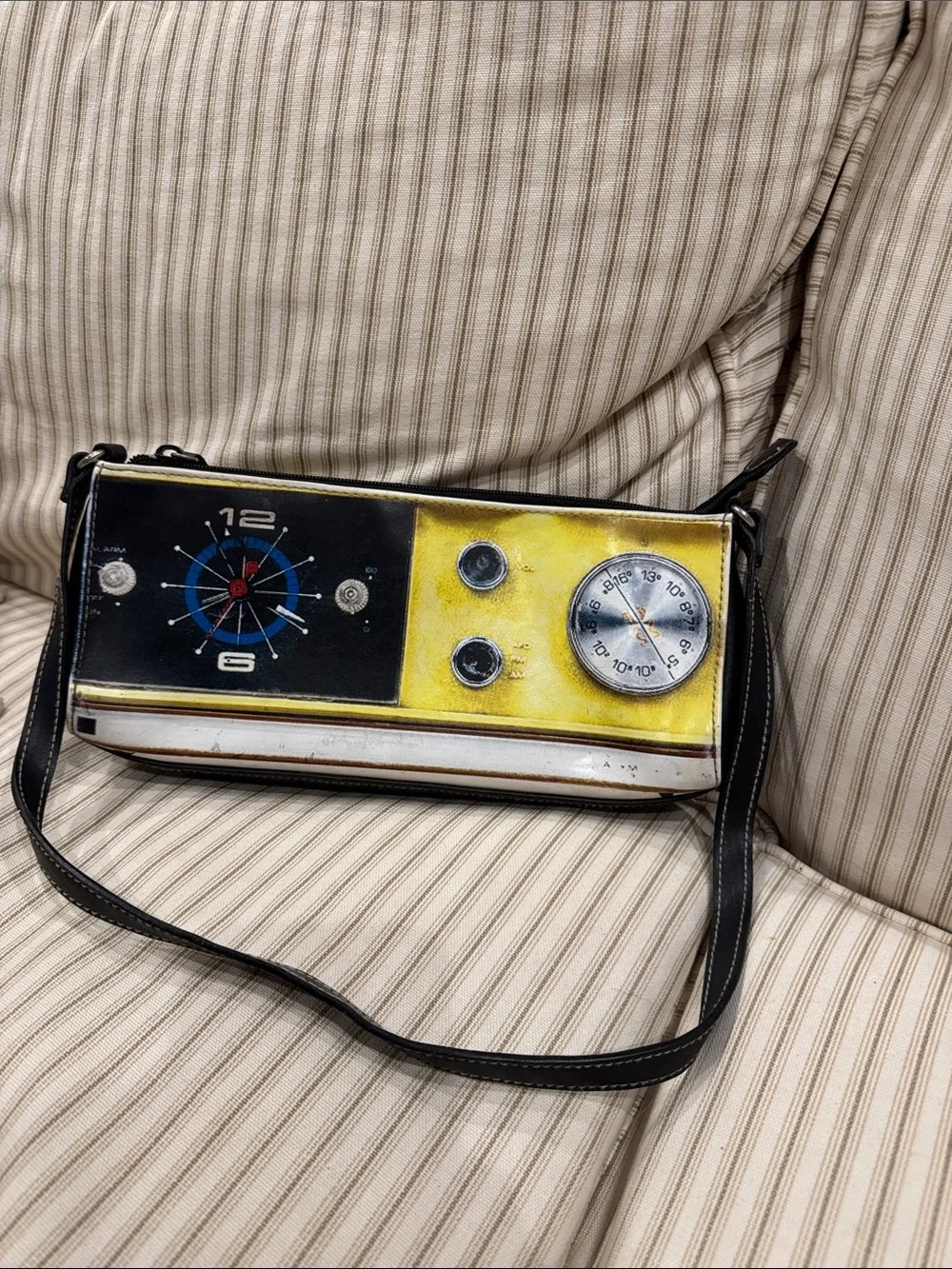 Relic clock radio novelty shoulder bag purse